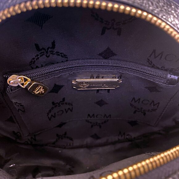 Vintage MCM Black Pebbled Leather Canteen / Tambourine Bag (Germany) - Picture 9 of 12